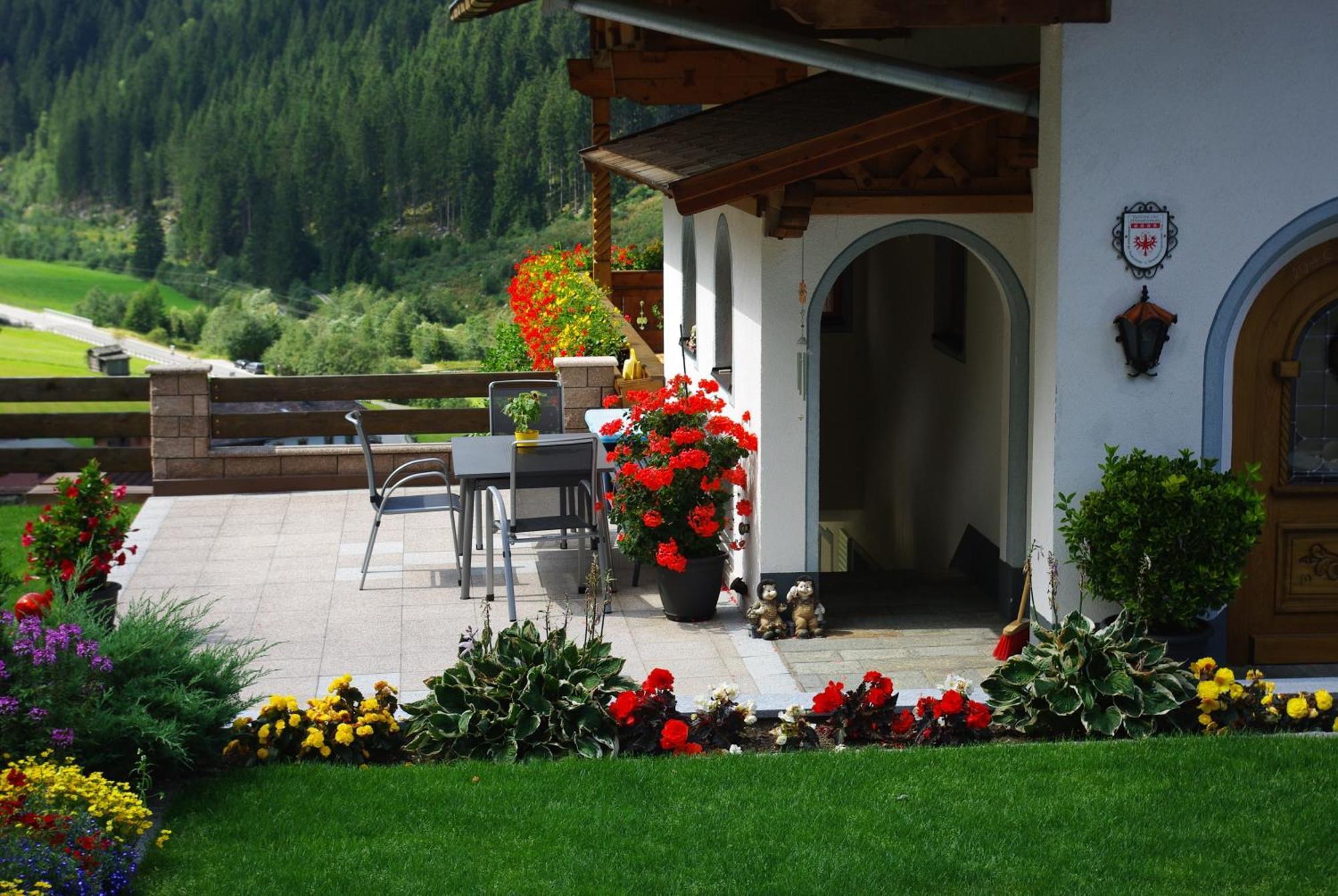 Haus Larcher Apartamento *