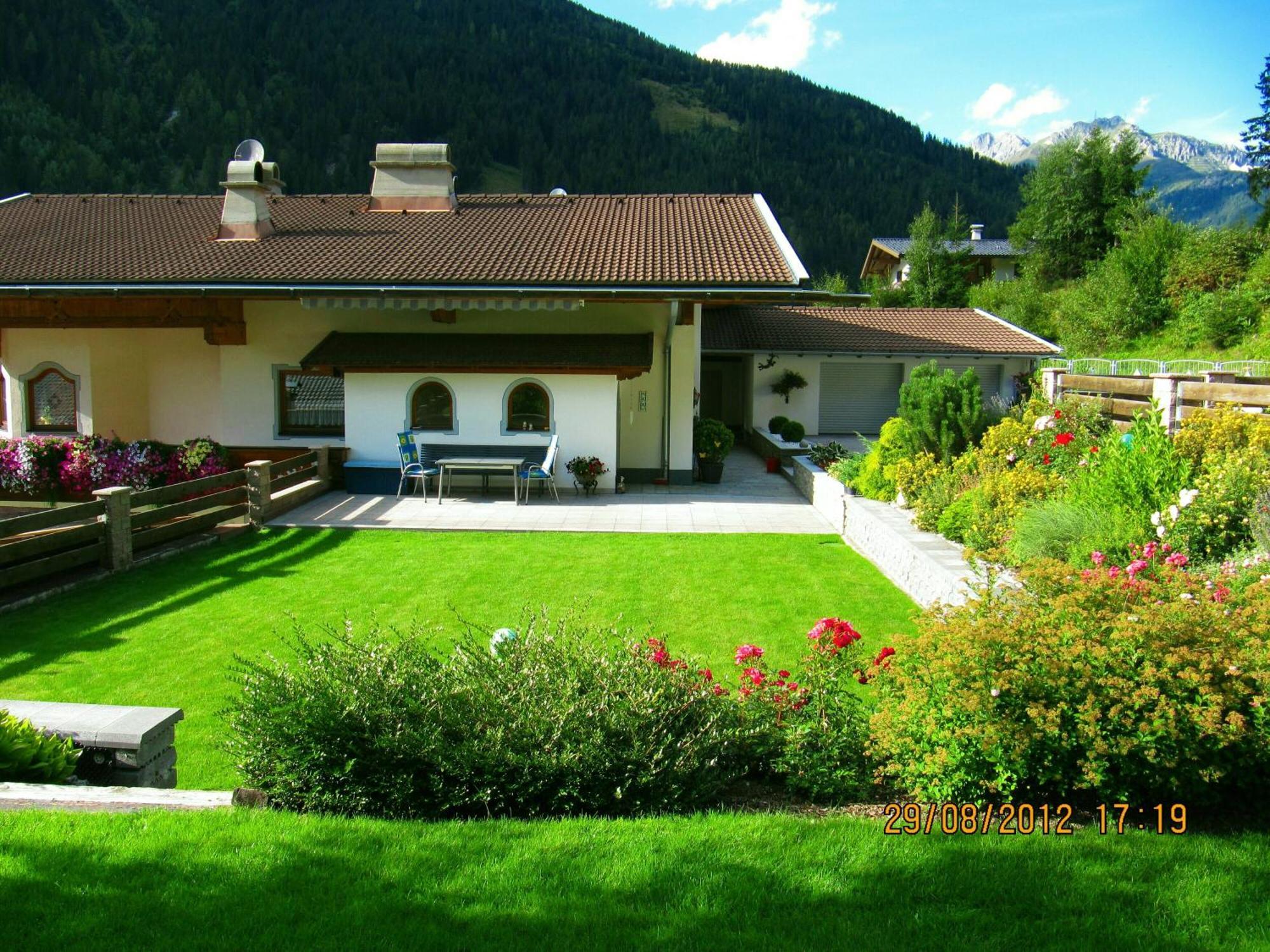 Haus Larcher Apartamento
